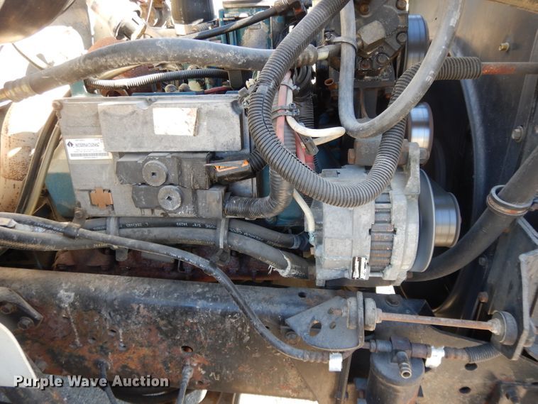 image for item DI8090 2000 International 4700  flatbed truck