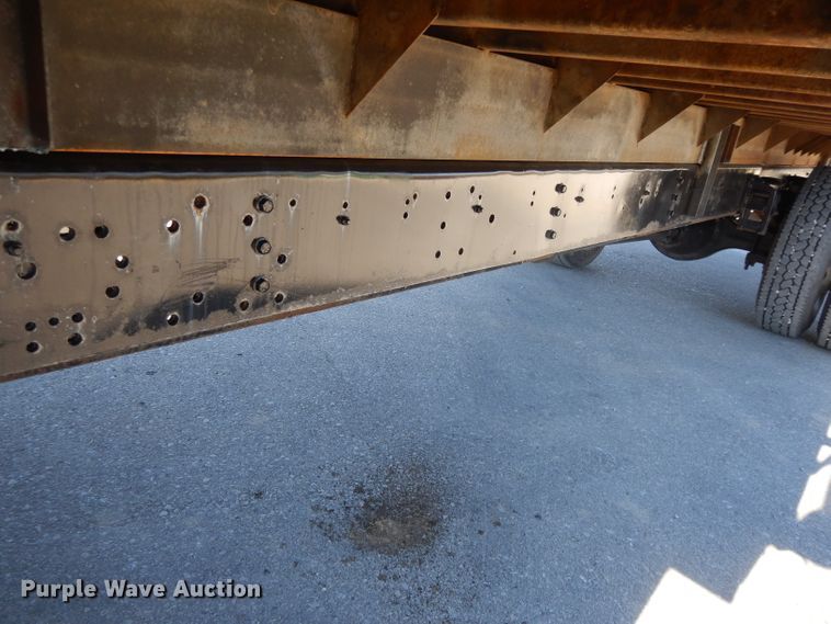 image for item DI8090 2000 International 4700  flatbed truck