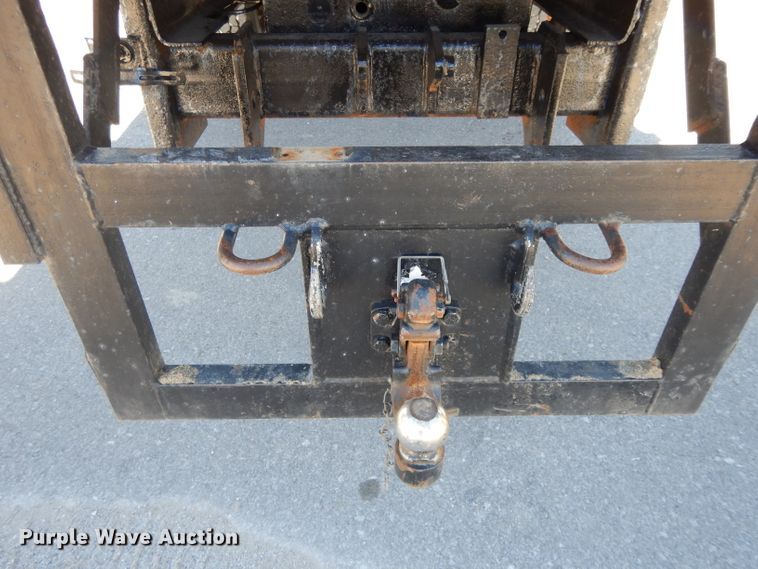 image for item DI8090 2000 International 4700  flatbed truck