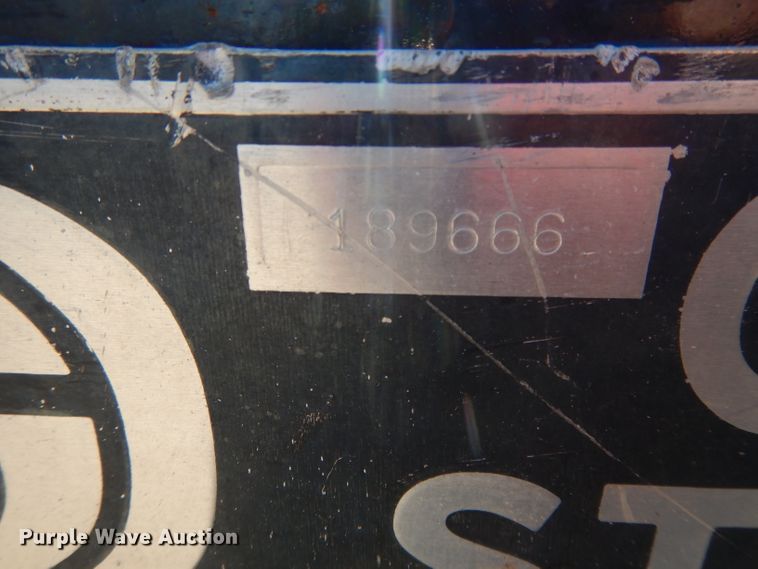 image for item DI8090 2000 International 4700  flatbed truck