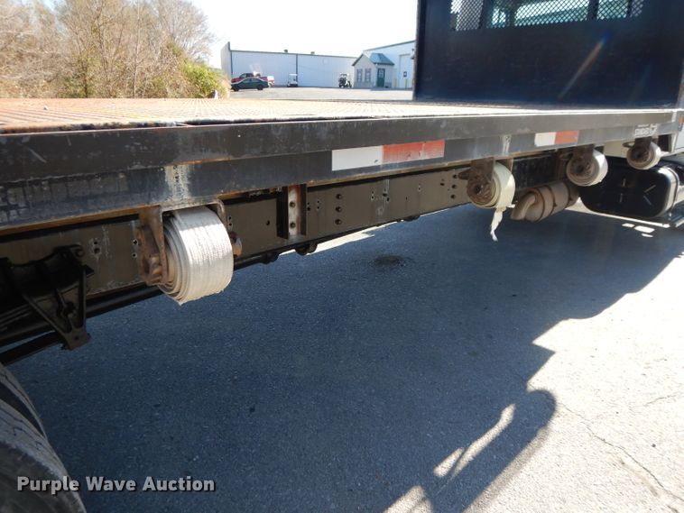 image for item DI8090 2000 International 4700  flatbed truck