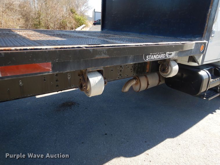 image for item DI8090 2000 International 4700  flatbed truck