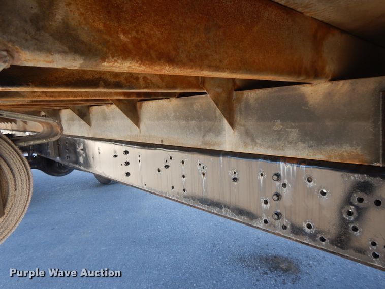 image for item DI8090 2000 International 4700  flatbed truck