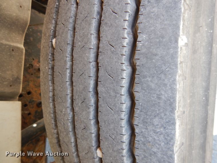 image for item DI8090 2000 International 4700  flatbed truck