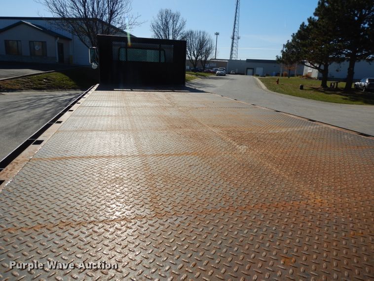 image for item DI8090 2000 International 4700  flatbed truck