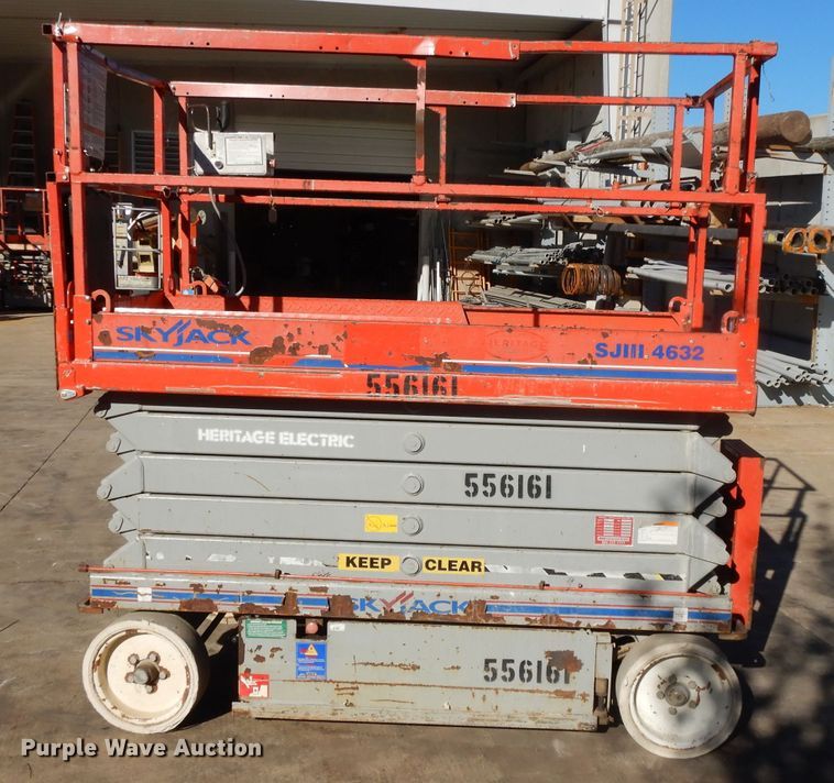 image for item DI8095 2005 Skyjack SJIII 4632  scissor lift
