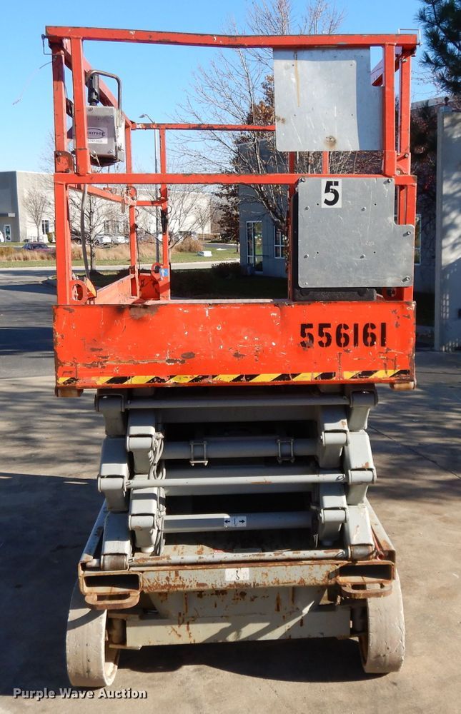 image for item DI8095 2005 Skyjack SJIII 4632  scissor lift