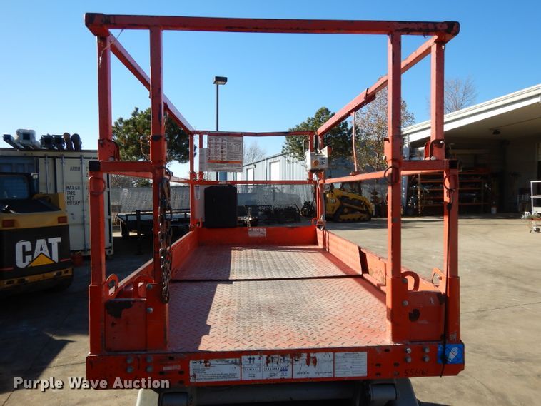image for item DI8095 2005 Skyjack SJIII 4632  scissor lift