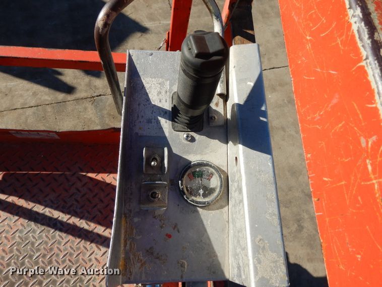 image for item DI8095 2005 Skyjack SJIII 4632  scissor lift