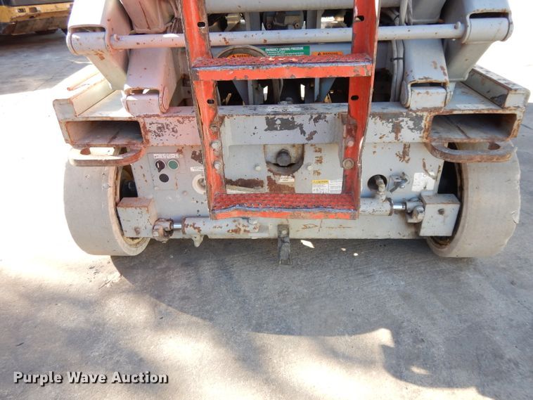 image for item DI8095 2005 Skyjack SJIII 4632  scissor lift