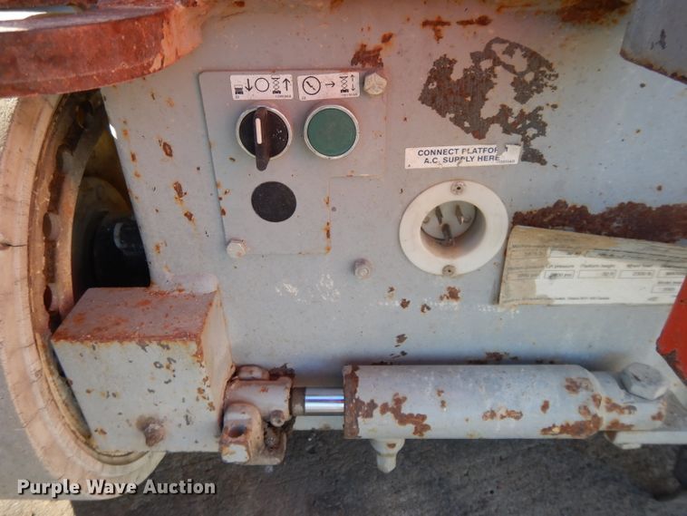 image for item DI8095 2005 Skyjack SJIII 4632  scissor lift