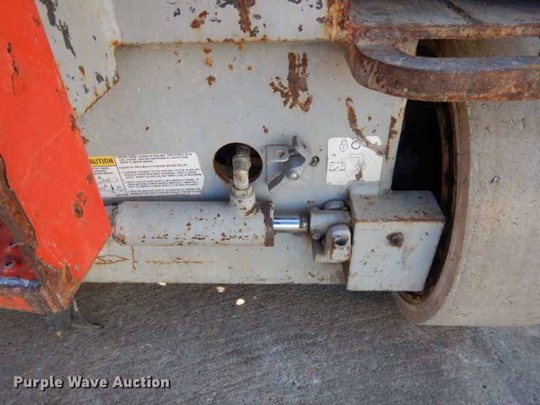 image for item DI8095 2005 Skyjack SJIII 4632  scissor lift