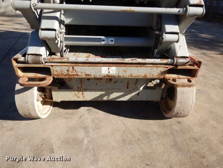 image for item DI8095 2005 Skyjack SJIII 4632  scissor lift