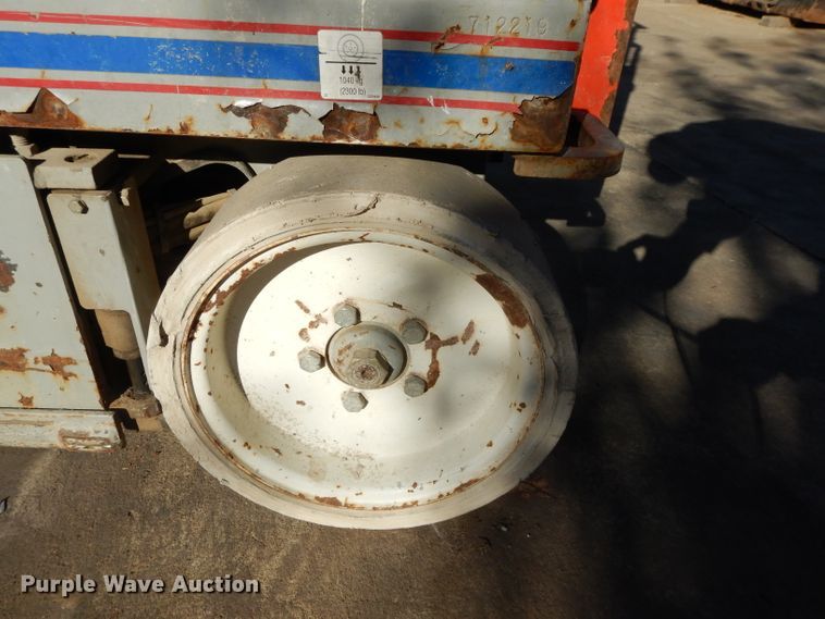 image for item DI8095 2005 Skyjack SJIII 4632  scissor lift