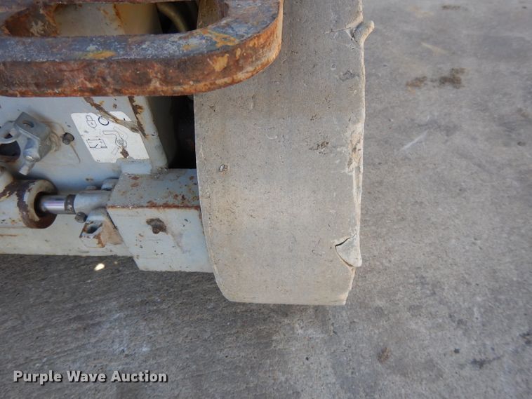 image for item DI8095 2005 Skyjack SJIII 4632  scissor lift