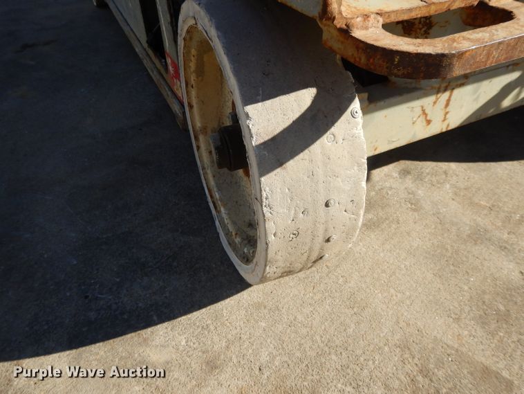 image for item DI8095 2005 Skyjack SJIII 4632  scissor lift