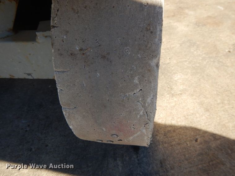 image for item DI8095 2005 Skyjack SJIII 4632  scissor lift