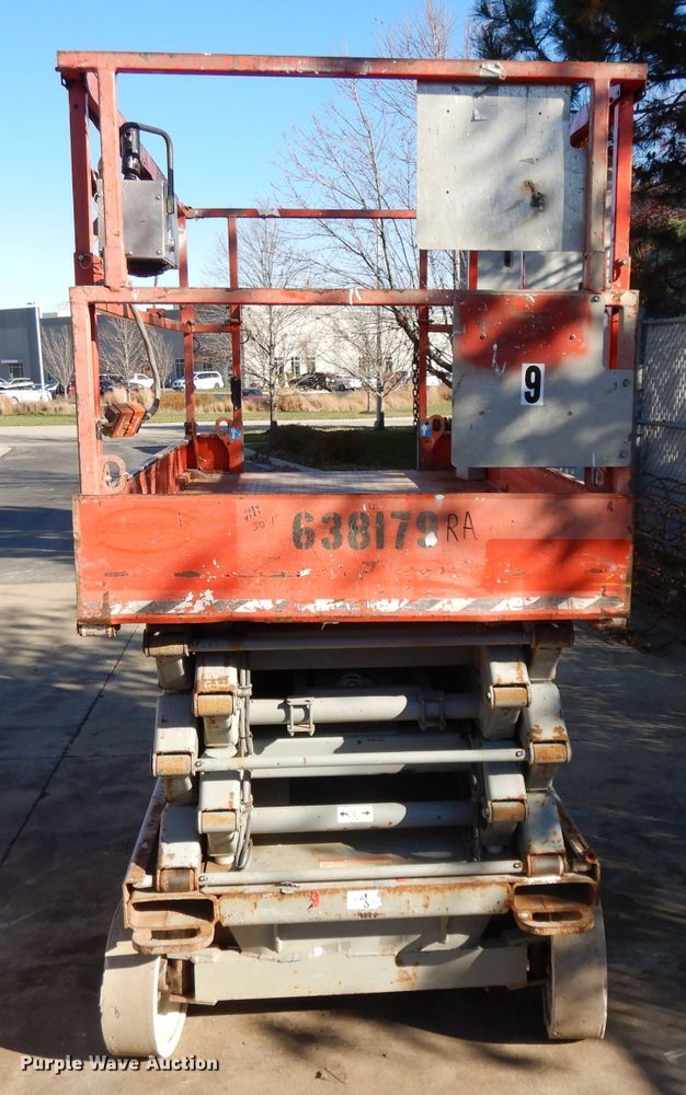 image for item DI8096 2006 Skyjack SJIII 4632  scissor lift