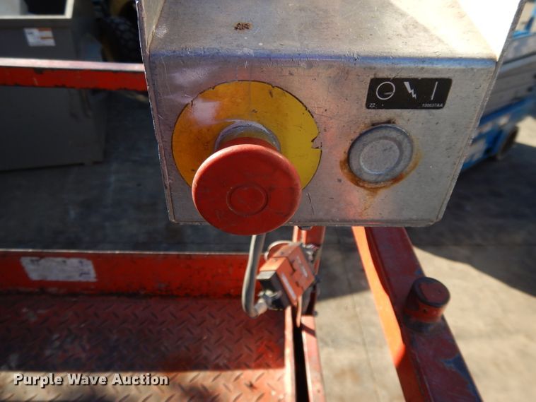 image for item DI8096 2006 Skyjack SJIII 4632  scissor lift