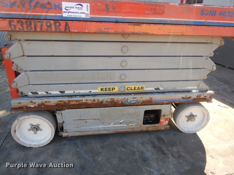 image for item DI8096 2006 Skyjack SJIII 4632  scissor lift
