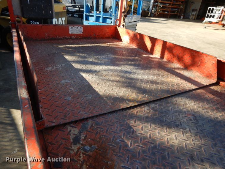 image for item DI8096 2006 Skyjack SJIII 4632  scissor lift