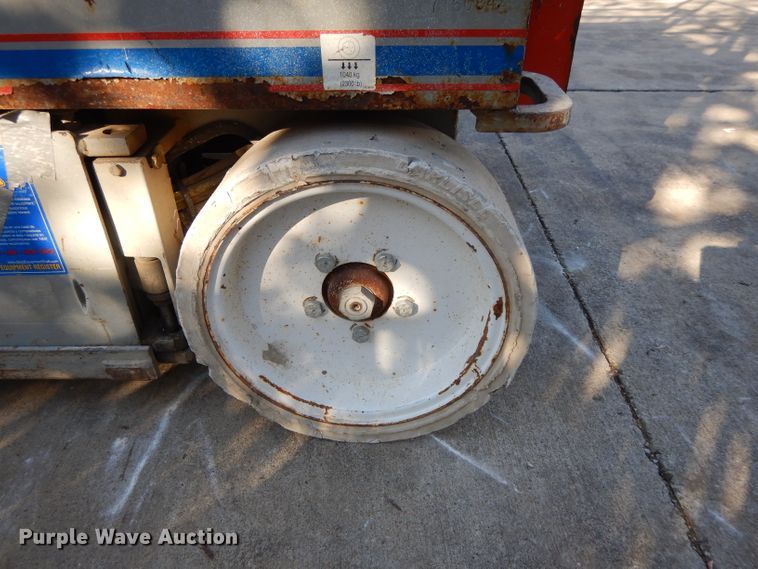 image for item DI8096 2006 Skyjack SJIII 4632  scissor lift