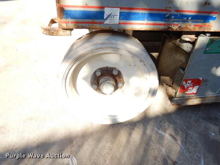 image for item DI8096 2006 Skyjack SJIII 4632  scissor lift