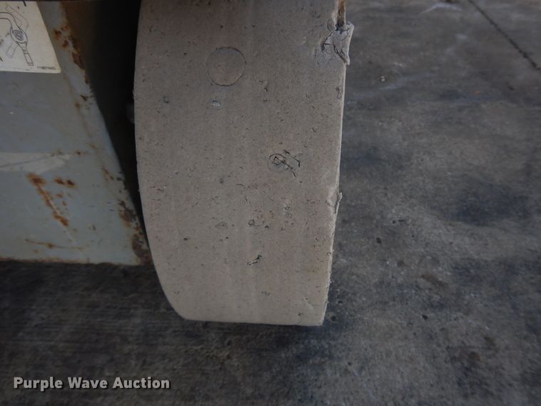 image for item DI8096 2006 Skyjack SJIII 4632  scissor lift