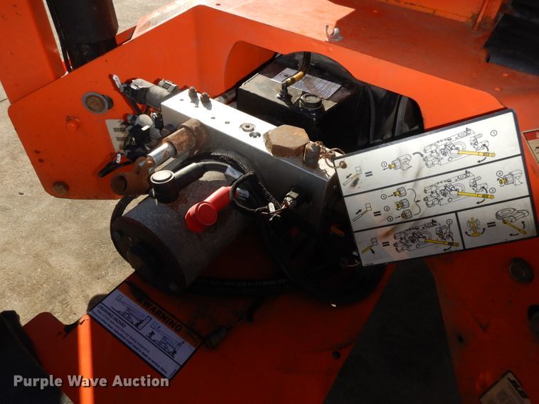 image for item DI8097 2014 JLG T500J  boom lift