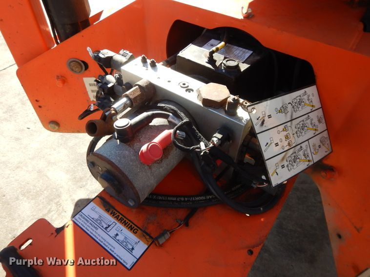 image for item DI8097 2014 JLG T500J  boom lift