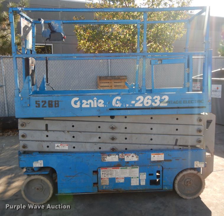 image for item DI8098 2006 Genie GS-2632  scissor lift