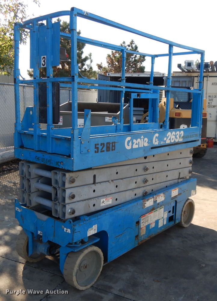 image for item DI8098 2006 Genie GS-2632  scissor lift