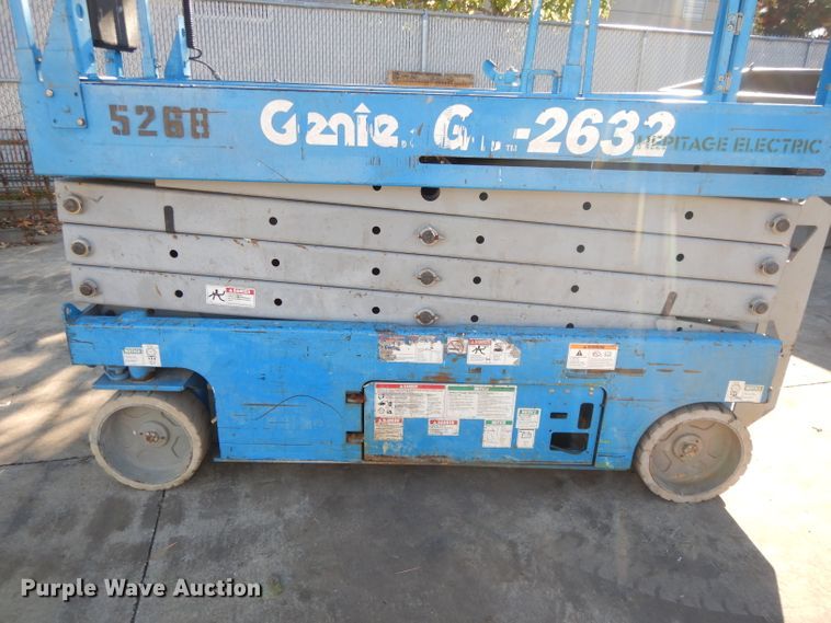 image for item DI8098 2006 Genie GS-2632  scissor lift