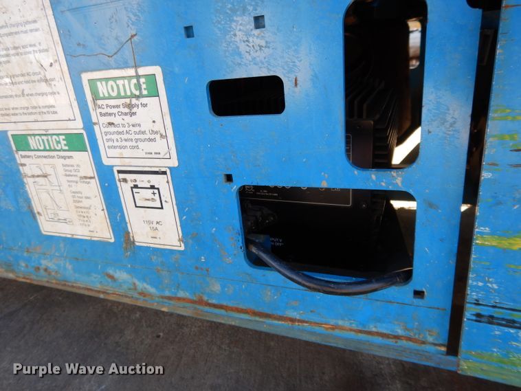 image for item DI8098 2006 Genie GS-2632  scissor lift