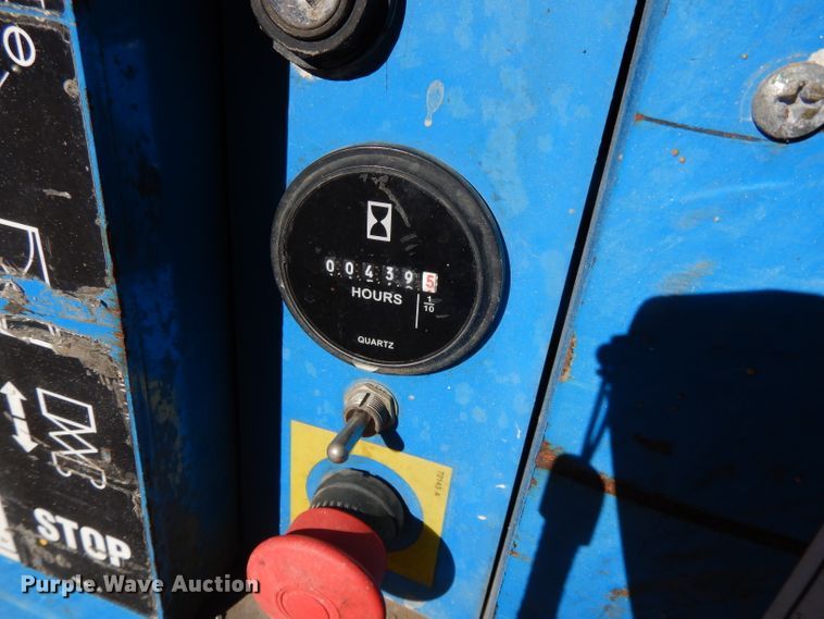 image for item DI8098 2006 Genie GS-2632  scissor lift