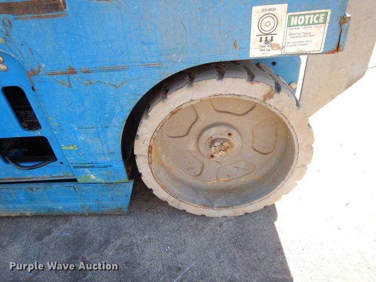 image for item DI8098 2006 Genie GS-2632  scissor lift