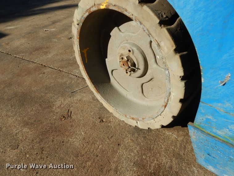 image for item DI8098 2006 Genie GS-2632  scissor lift