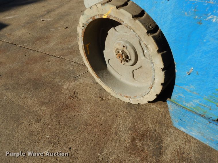 image for item DI8098 2006 Genie GS-2632  scissor lift