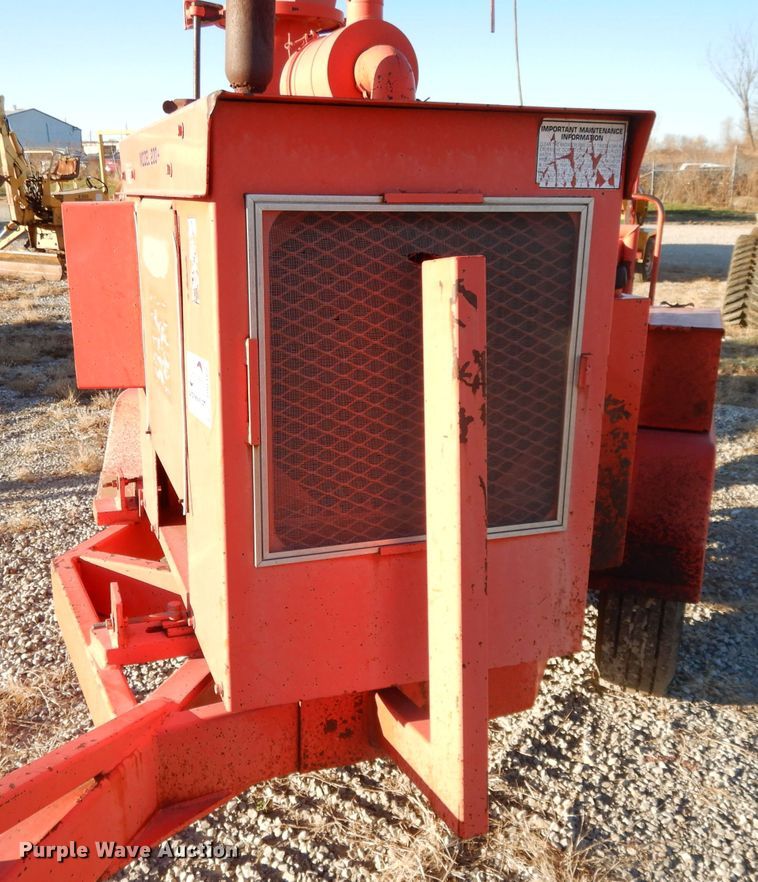 image for item DI8100 Brush Bandit 200+ wood chipper