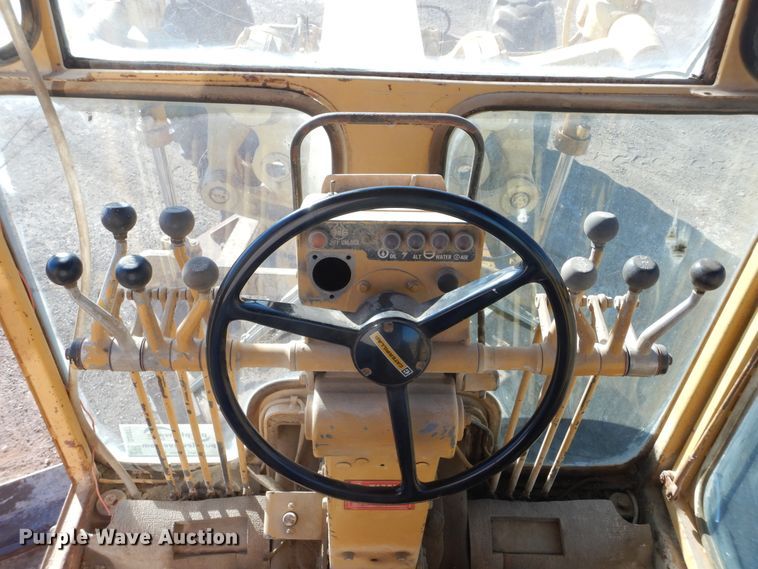 image for item DJ2077 1980 Caterpillar 140G  motor grader