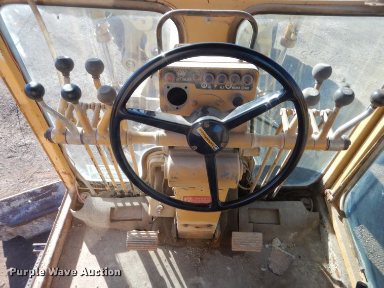 image for item DJ2077 1980 Caterpillar 140G  motor grader