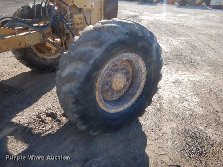 image for item DJ2077 1980 Caterpillar 140G  motor grader