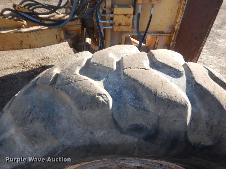 image for item DJ2077 1980 Caterpillar 140G  motor grader