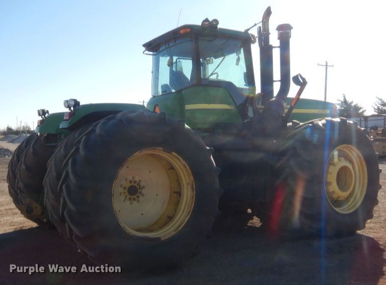 image for item DJ2082 2006 John Deere 9520  Scraper Special 4WD tractor