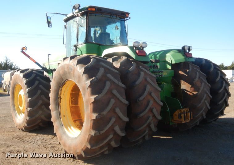 image for item DJ2082 2006 John Deere 9520  Scraper Special 4WD tractor