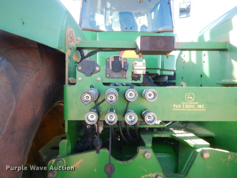 image for item DJ2082 2006 John Deere 9520  Scraper Special 4WD tractor