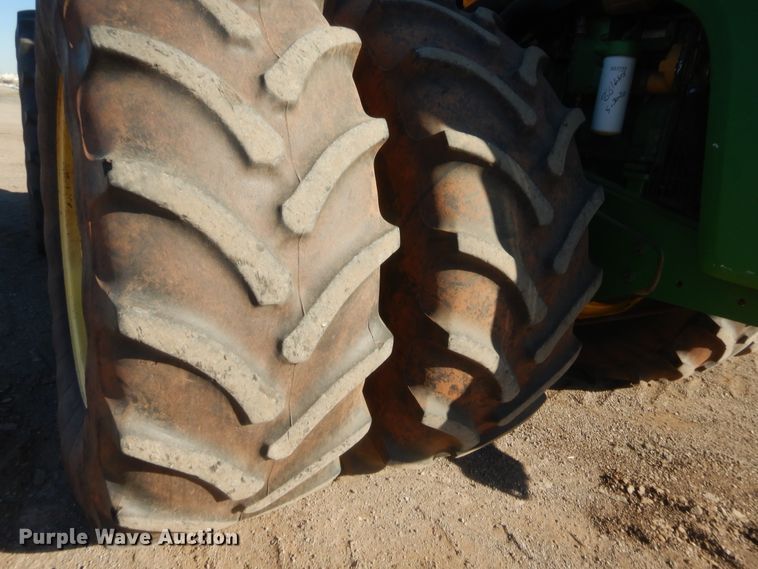 image for item DJ2082 2006 John Deere 9520  Scraper Special 4WD tractor