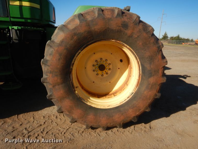 image for item DJ2082 2006 John Deere 9520  Scraper Special 4WD tractor