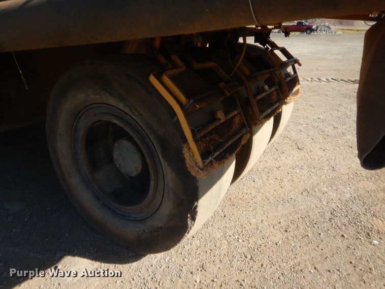 image for item DJ2086 2003 Caterpillar PS-360B  pneumatic roller