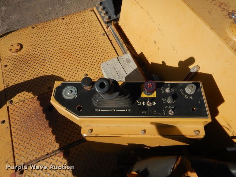 image for item DJ2086 2003 Caterpillar PS-360B  pneumatic roller